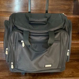 Essential CarryAll travel bag on wheels